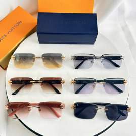Picture of Louis Vuitton Sunglasses _SKUfw77121260fw
